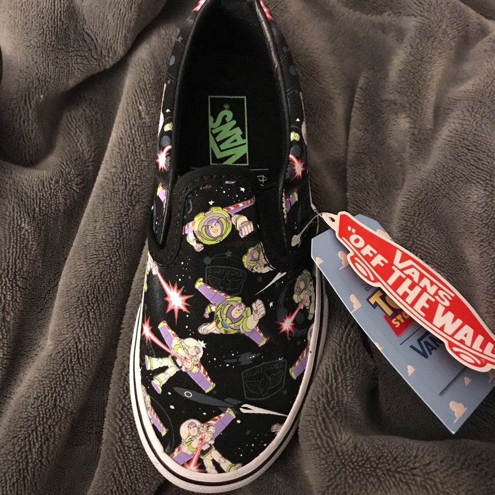 NIB Disney x Vans. Toddler/Little Kid size 12.